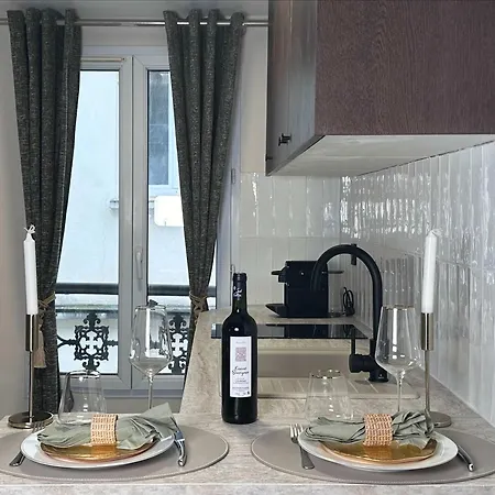 Appartement Charming Studio In Porte De Versailles *